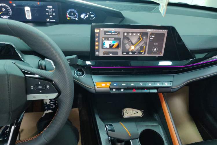 Used CHANGAN UNI-V 2022 1.5T Prestige Version Audio And AC Panel