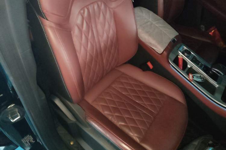 Used JETOUR X70 PLUS 2023 1.5T DCT Brave PLUS 5-Seater
