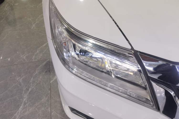 Used Honda Crider 2015 1.8L automatic luxury edition Right Front Headlight