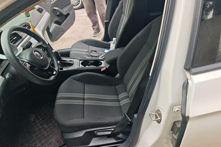 Used Volkswagen Lamando 2017 230TSI DSG Fashion Edition Left Front Seat