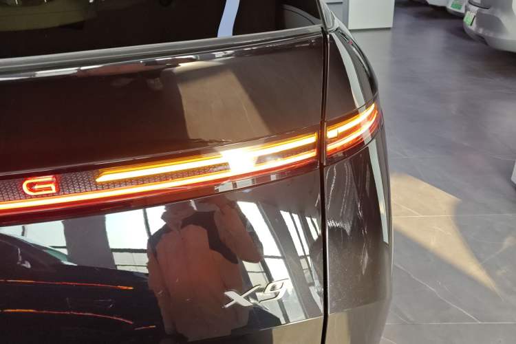 Used XPeng X9 2025 740 Ultra-Long Range Max