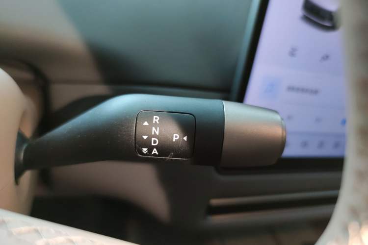 Used Li Auto i6 2025 Model Two-Wheel-Drive Standard Type Gear Lever