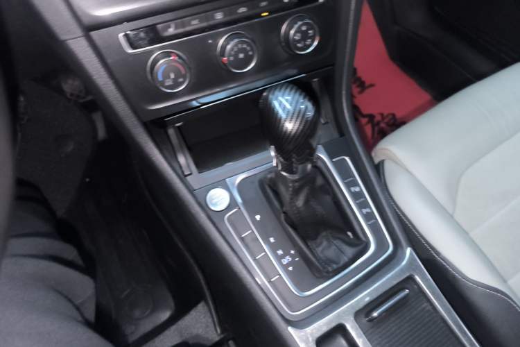 Used Volkswagen Golf 2017 230TSI Automatic Luxury Million-Vehicle Commemorative Edition
