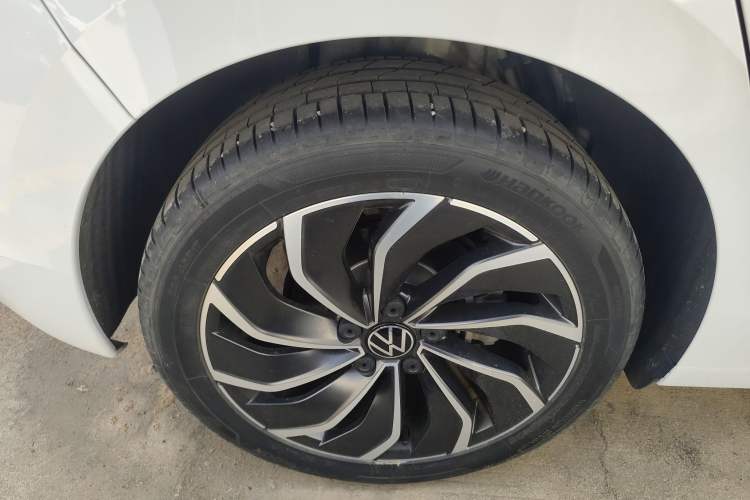 Used Volkswagen Golf 2023 Facelift 280TSI DSG Pro Right Rear Wheel Hub