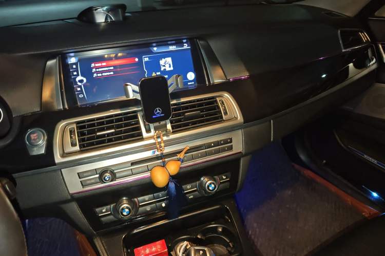 Used BMW 5 Series 2011 523Li Leading Model
