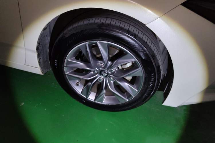 Used Toyota Avalon 2019 Dual-Engine 2.5L Luxury Edition China VI Standard Right Front Wheel Hub