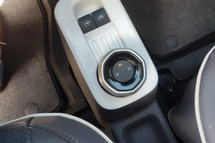 Used Geely Galaxy Panda 2025 210 km – Yuanqi Bear Gear Lever