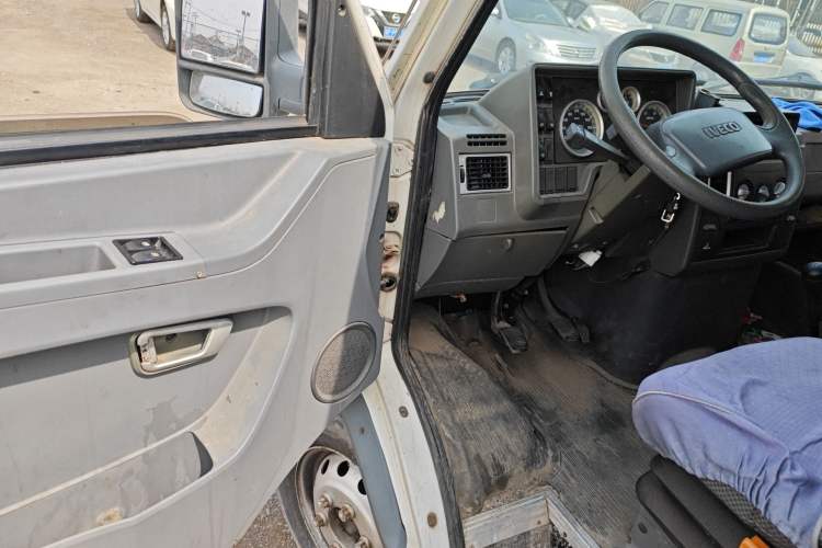 Used Iveco Daily 2014 2.8T-V35 NJ5044XXYQ3A43S4
