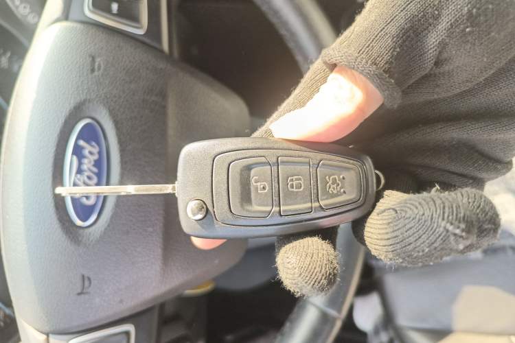 Used Ford Focus 2017 Hatchback 1.6L Automatic Fashion Edition Smart Drive Version
