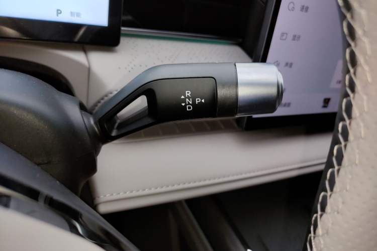 Used Geely Galaxy 8 2025 130km EM-P Exploration Edition Gear Lever