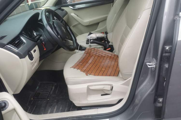 Used Skoda Octavia 2015 1.6L Automatic Yijie Edition
