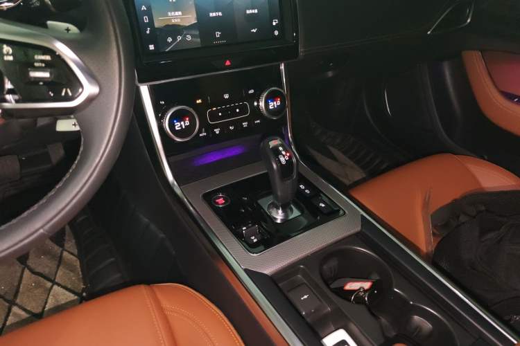 Used Jaguar XEL 2021 2.0T 250 PS R-DYNAMIC S Advanced Sport Edition Audio And AC Panel