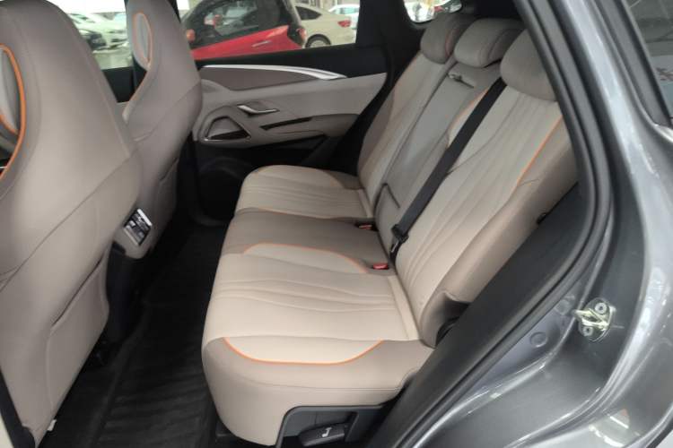 Used BYD Song Pro New Energy 2024 HONOR Edition DM-i 71KM Navigation Model
