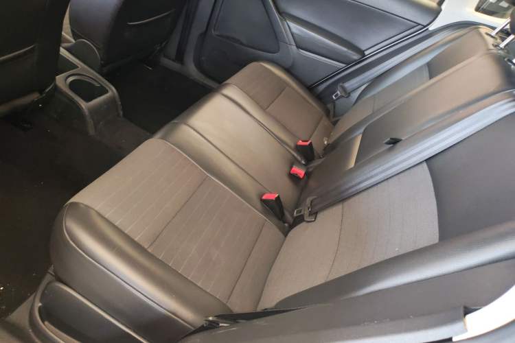 Used Volkswagen Tiguan 2015 1.8TSI Automatic Two-Wheel Drive Trend Edition Left Rear Seat