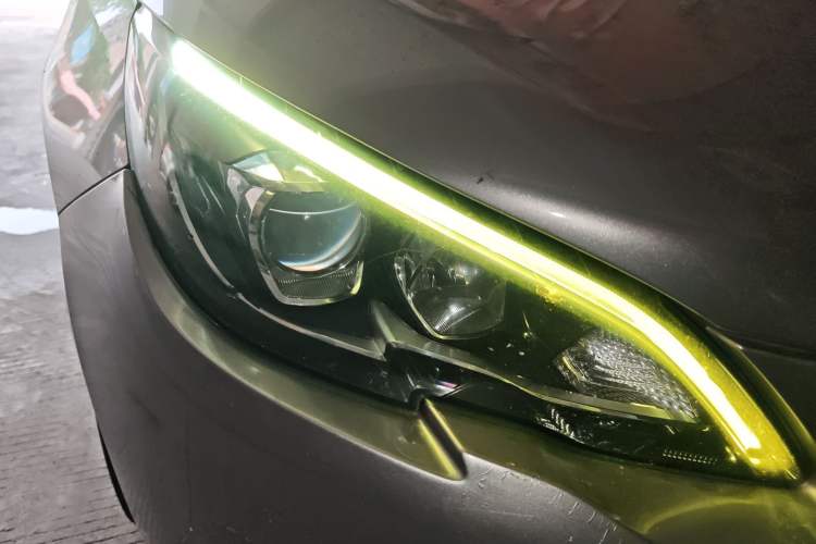 Used Peugeot 308 2016 1.6L Automatic Luxury Edition Right Front Headlight