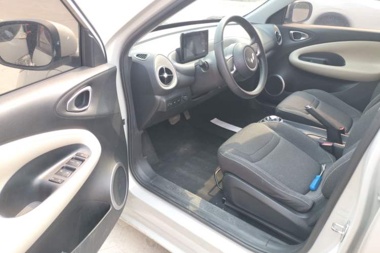 Used Wuling Bingo 2023 333 km Fast-Share Version Driver Seat