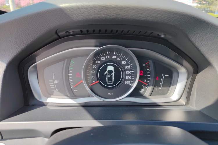 Used Volvo V60 2015 T5 Zhiyi Edition Instrument Cluster