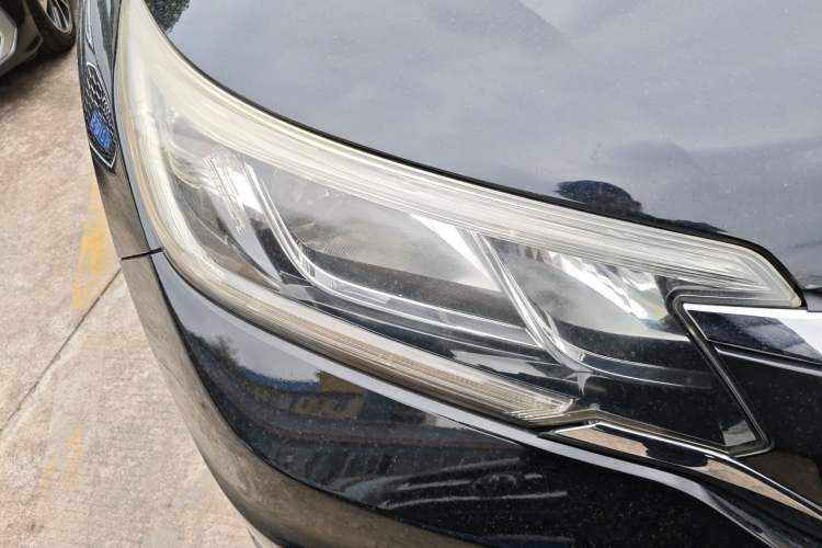 Used Honda CR-V 2015 2.4L two-wheel drive luxury version Right Front Headlight
