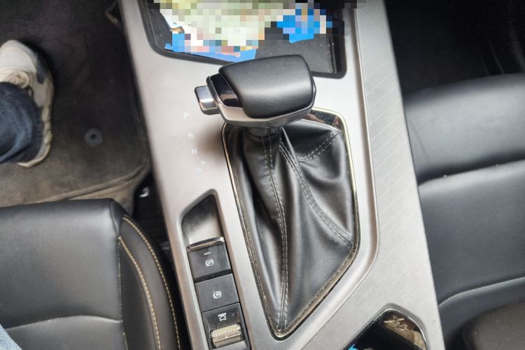 Used CHANGAN OSHAN X5 PLUS 2023 1.5T DCT Pioneer Edition Gear Lever