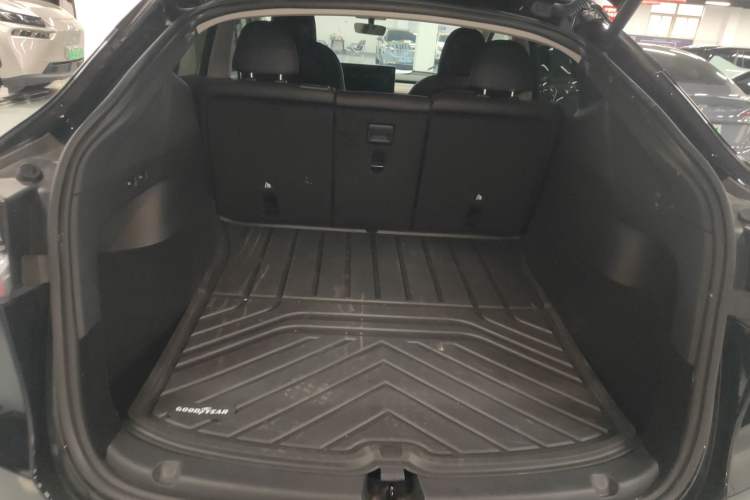 Used Tesla Model Y 2023 High-Performance All-Wheel-Drive Version