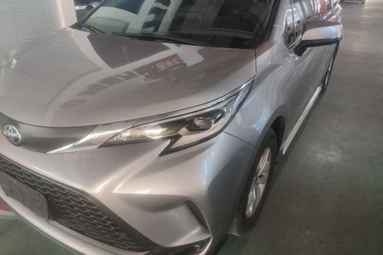 Used Toyota Granvia 2023 2.5L Hybrid Comfort Edition