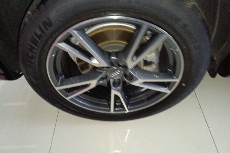 Used Audi Q5L 2020 45 TFSI Prestige Fashion Model Right Rear Wheel Hub