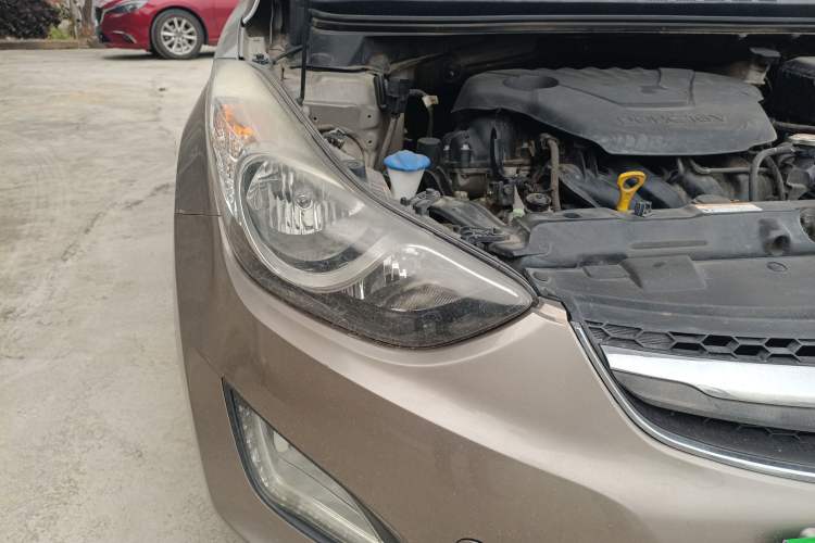 Used Hyundai Elantra (5th Generation / Langdong) 2015 1.6L Automatic Leading Model Right Front Headlight