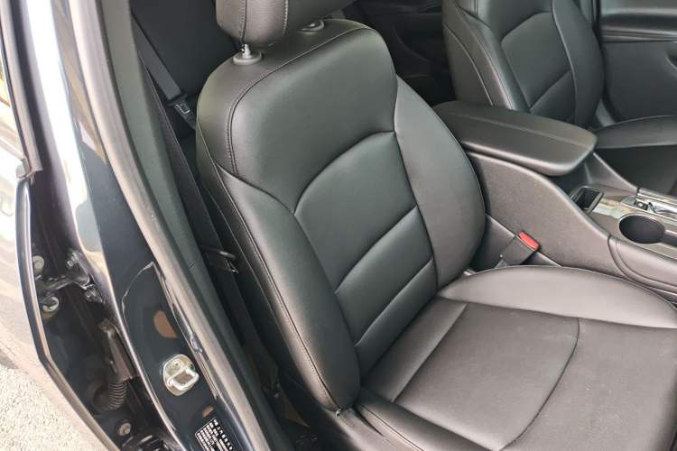 Used Chevrolet Malibu XL 2022 535T Automatic Sport Edition Right Front Seat