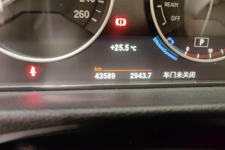 Used BMW 3 Series 2018 320Li Fashion Model Odometer Close Up