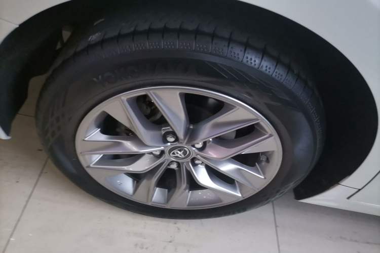 Used Toyota Avalon 2019 2.5L Ambition Version China VI Standard Exterior 5