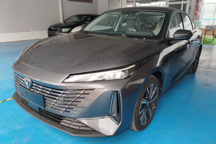 Used Changan Eado 2025 Blue Whale 1.5T 500Bar Prestige Model