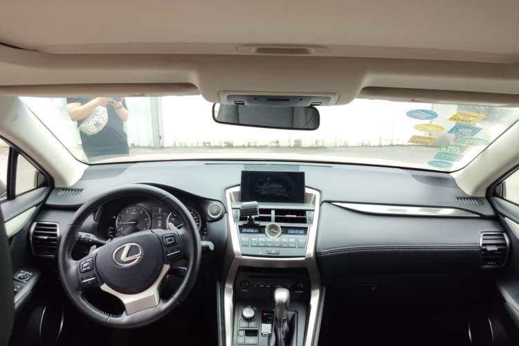 Used Lexus NX 2015 200T All-Wheel-Drive Fēngshàng Edition Headliner