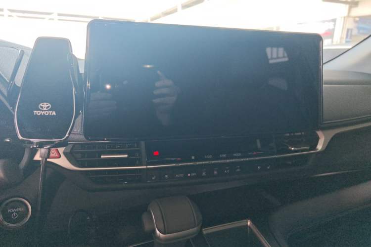 Used Toyota Sienna 2024 2.5L Hybrid Four-Wheel Drive Prestige Edition
