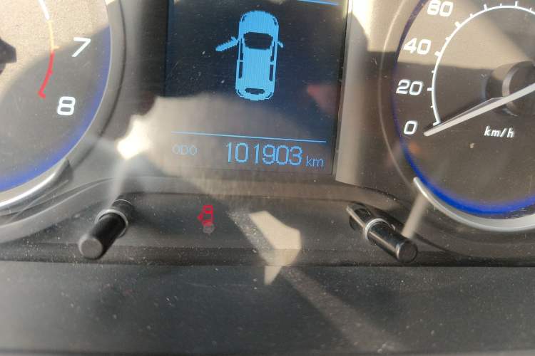 Used BAIC Senova X25 2015 1.5L Manual Elite Edition Odometer Close Up