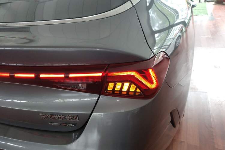 Used Kia K5 2021 380T GT-Line Refreshed Edition Right Rear Taillight