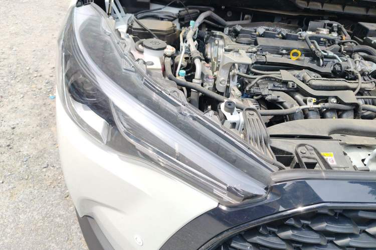 Used Toyota Corolla Cross 2024 2.0L Pioneer Edition Right Front Headlight