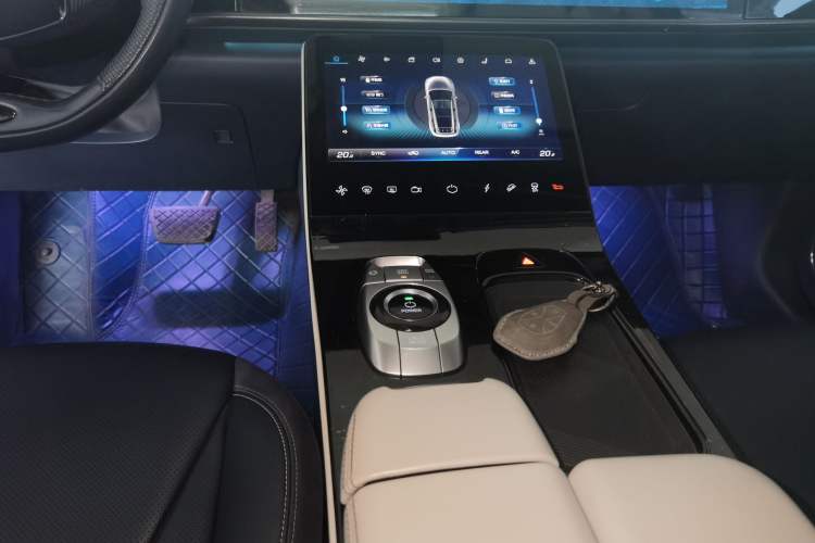 Used ARCFOX Alpha T 2022 653S+ 160kW Gear Lever