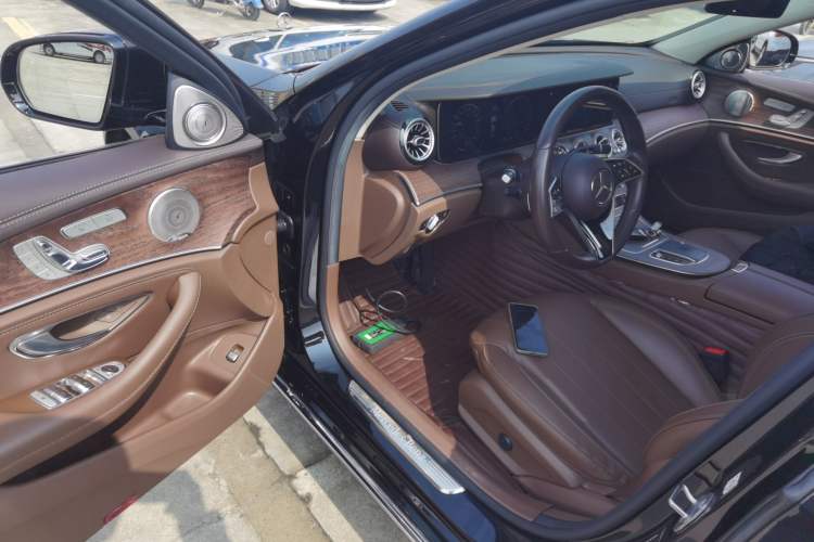 Used Mercedes-Benz E-Class 2022 Second Facelift E 300 L Luxury Edition
