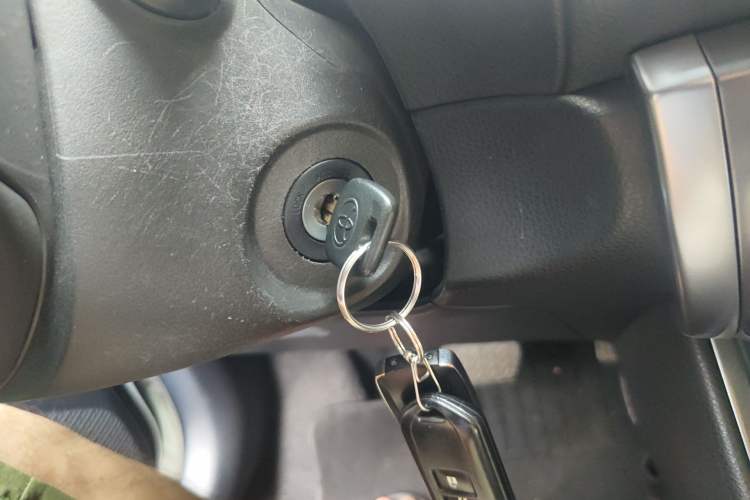 Used Toyota YARiS L Zhi Xuan 2015 1.5E Automatic Charm Edition Vehicle Key