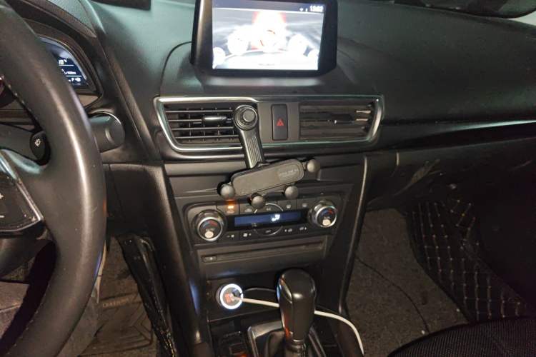 Used Mazda 3 Axela 2017 Sedan 2.0L Automatic Prestige Model China V Standard