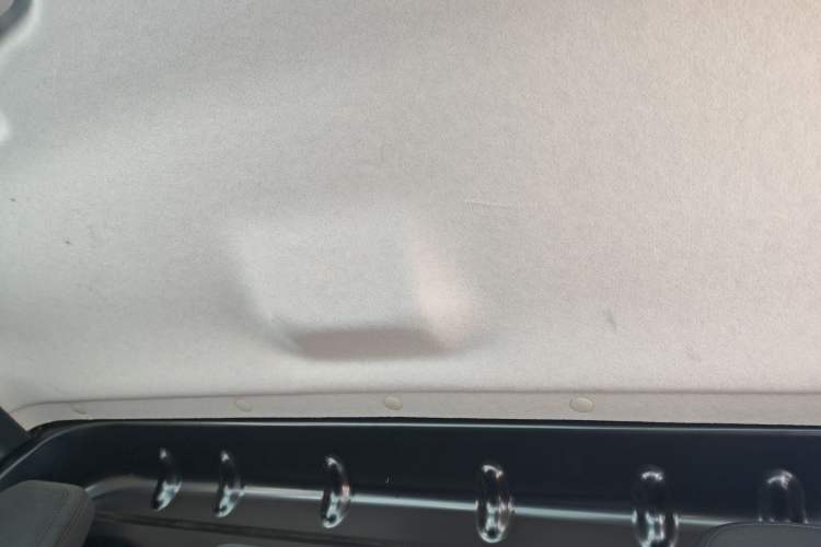 Used JMC Fushun 2022 2.0T Manual Van Short Wheelbase Mid-Height Roof 3-Seater Headliner