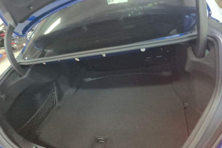 Used Mercedes-Benz C-Class 2017 Restyled C 200 Sport Edition Trunk