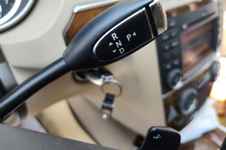 Used Mercedes-Benz R-Class 2010 R 350 L 4MATIC
