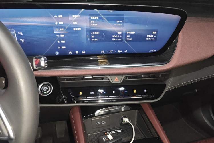 Used Buick Envision 2024 Encore Plus 28T Two-Wheel Drive Luxury Edition
