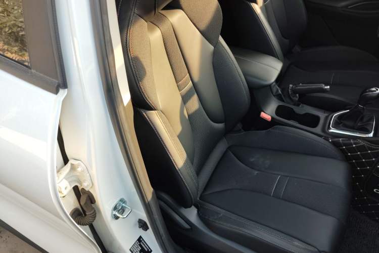 Used CHANGAN OSHAN X5 2021 Revised Version 1.6L Manual Luxury Edition
