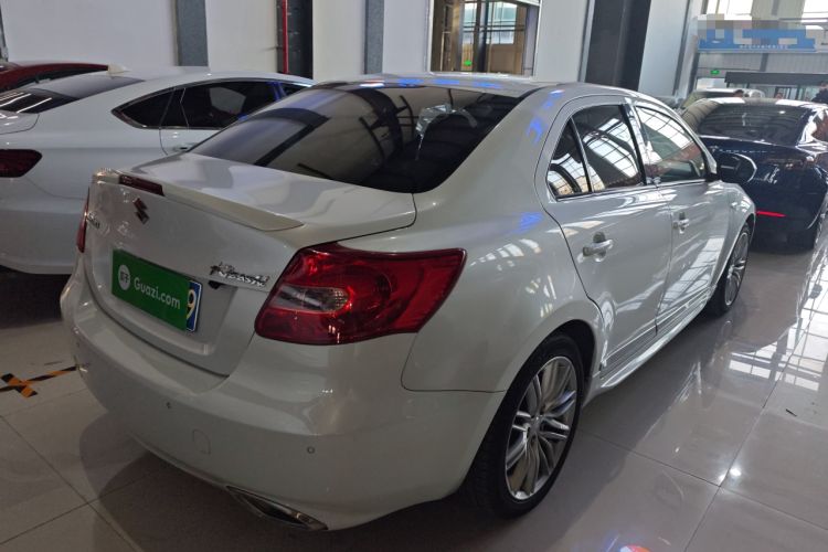 Used Suzuki Kizashi 2011 2.4L Two-Wheel Drive CVT Standard Edition
