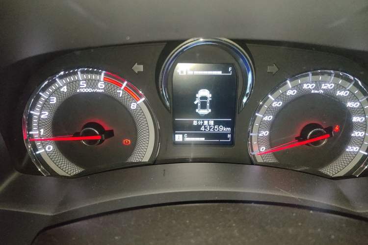 Used Isuzu JLM 2020 2.4T Two-Wheel Drive Gasoline Leading-Edge National VI Ruimai S Extended Version 4K22D4T
