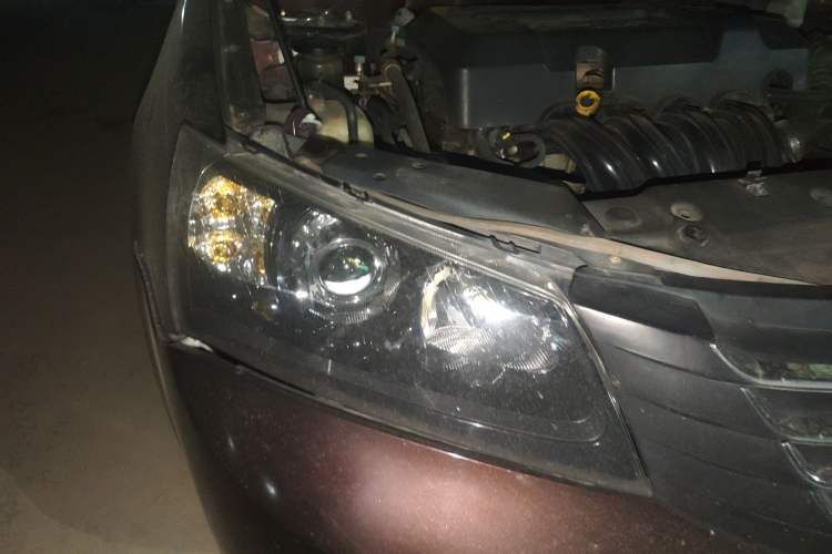 Used Geely Auto Classic Emgrand 2012 Sedan 1.8L Manual Luxury Model Right Front Headlight