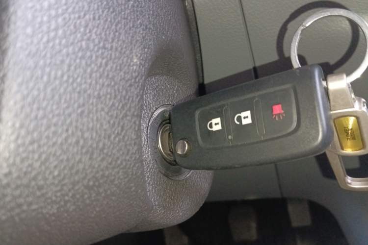 Used Foton Toano 2023 2.0T Manual Urban Version Short Wheelbase Mid-Height Design with Single Rear Tire—5/6/9 Seater Vehicle Key