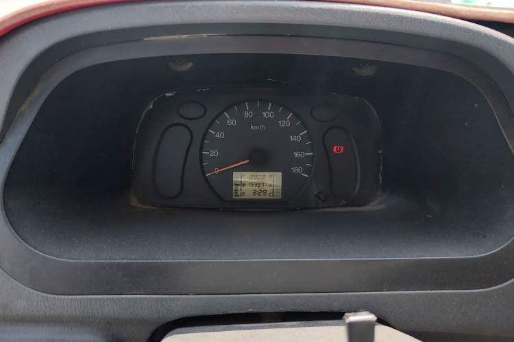 Used Wuling Zhiguang 2010 1.0L New Version Practical Edition with Short Body Instrument Cluster